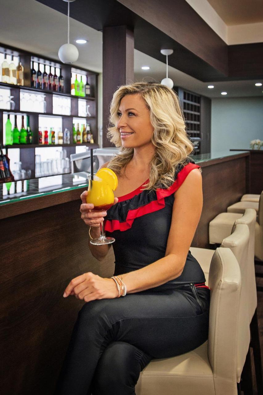 Hotel Dombóvár 외부 사진